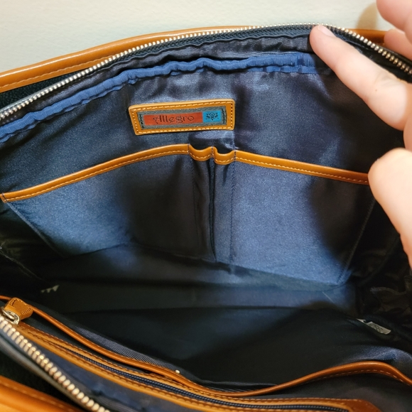 Allegro Purse - Picture 3 of 3